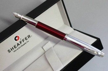 9307 Pióro wieczne Sheaffer kolekcja 100, czerwone, wykończenia niklowane