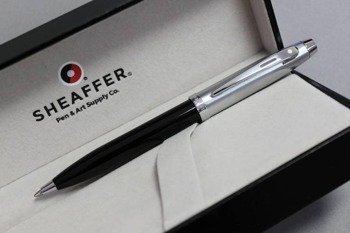 9313 Długopis Sheaffer kolekcja 100, czarny, wykończenia niklowane