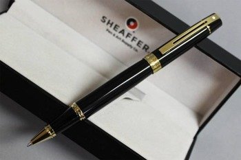 9325 Pióro kulkowe Sheaffer kolekcja 300, czarne, wykończenia w kolorze złotym