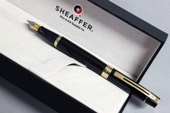 9325 Pióro wieczne Sheaffer kolekcja 300, czarne, wykończenia w kolorze złotym
